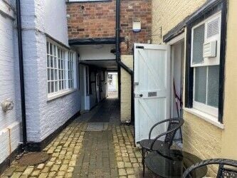 Hairdressing Business in Thriving Market Town - Oxfordshire Photo 2