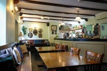 GLOUCESTERSHIRE - BUSY VILLAGE FREEHOUSE Photo 2