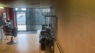 This is a superb opportunity to purchase a well-established Barber Shop in Solihull, Birmingham Photo 2