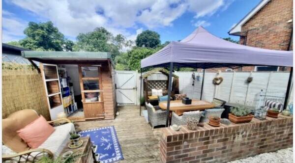 Established Cat Hotel and owners residence Photo 3