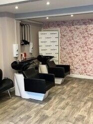 Established leasehold Hair/Beauty/Nail for sales in Lees, Oldham - Prime High street location Established leasehold Hair/Beauty/Nail for sales in Lees, Oldham - Prime High street location