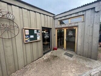 A Leading High Sales Cycle Cafe near Bingham Nottinghamshire For Sale Photo 2