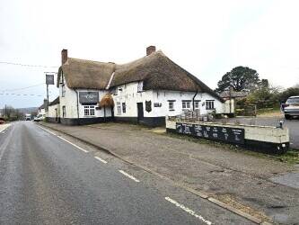 Well Presented Thatched Character Detached Devon Village Inn With 3 Bedroom Accommodation
