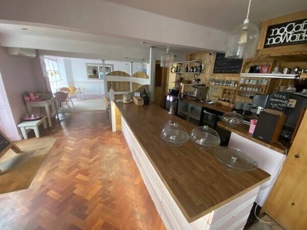 SUPERB FULLY FITTED CAFE/BISTRO PLUS FIRST FLOOR FLAT, VILLAGE LOCATION FOR SALE Photo 2