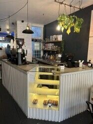 LEASEHOLD LIC CAFE/COFFEE SHOP Photo 2