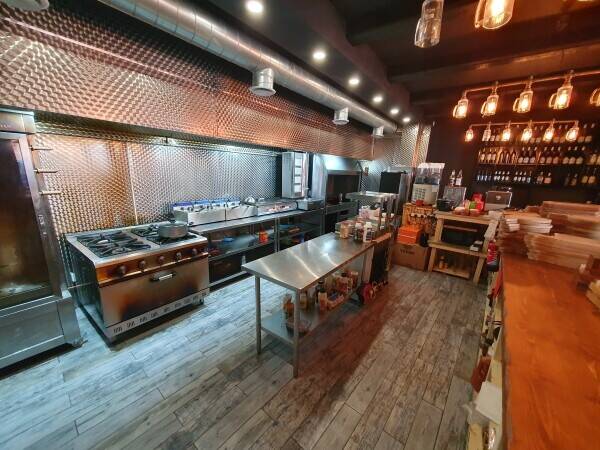 REFURBISHED RESTAURANT WITH FULL A3 & ALCOHOL LICENCE UNTIL 0400 Photo 2