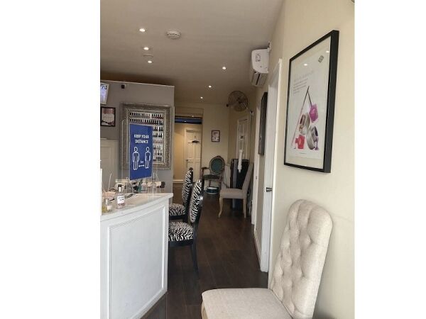 Well established beauty and tanning salon for sale Photo 2