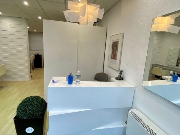Extremely well established hair salon for sale Photo 2