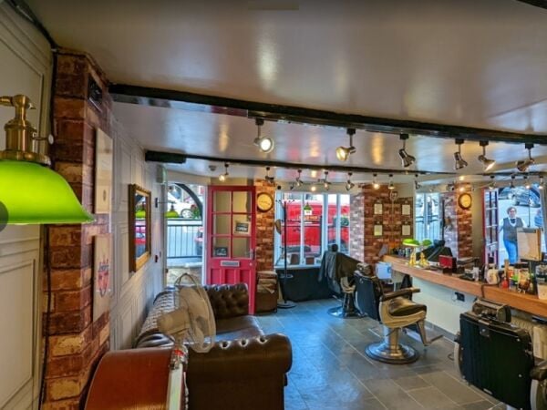 Well presented barbershop for sale Photo 2