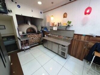 WOODFIRE PIZZERIA TAKEAWAY WITH FULL A5 LICENCE TO TRADE UNTIL 0400
