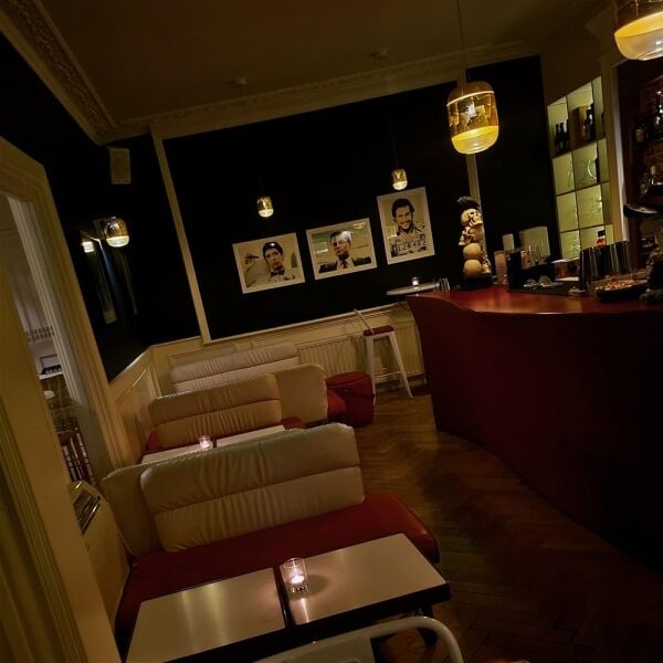 HIGH END WINE BAR & COCKTAIL LOUNGE IN WARE Photo 2