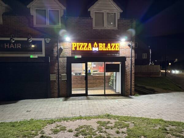 Busy Pizza Takeaway shop for sale near Tamworth Photo 1