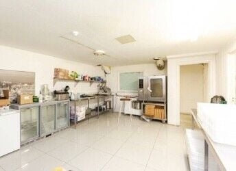 Italian authentic napolitain pizzeria restaurant fo lease for sale