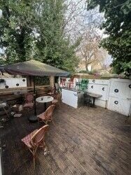 ITALIAN CAFE AND RESTAURANT FOR SALE IN THE HEART OF WIMBLEDON ITALIAN CAFE AND RESTAURANT FOR SALE IN THE HEART OF WIMBLEDON