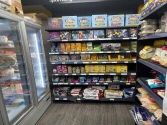 THIS OFF LICENSE IS IN PRIME LOCATION OF WINDSOR, HIGH SALES POTENTIAL, GOOD POTENTIAL. Photo 2