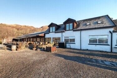 Opportunity to Run a Well-Established Pub/Restaurant on a Stunning Beach