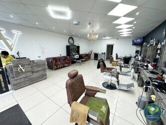 BARBERS/HAIR SALON: BOWDON: Photo 2