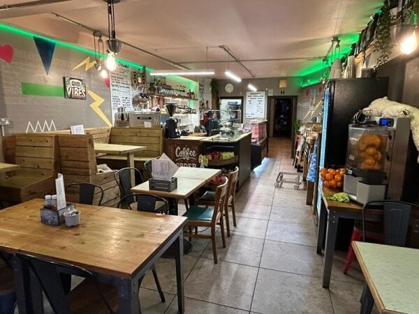 Highly rated Café for sale Photo 2