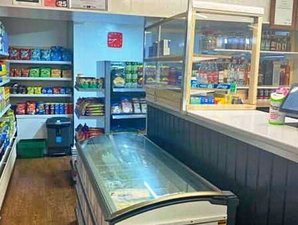 Chicken Shop with Full Off Licence Consent for Sale Photo 2