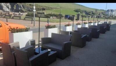 15-bedroom hotel Overlooking beach with 75 covered restaurant Photo 1