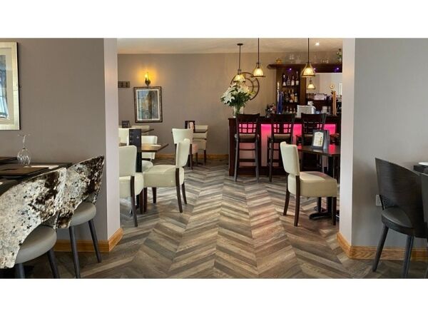 Italian Restaurant And Cocktail Bar For Sale Photo 2