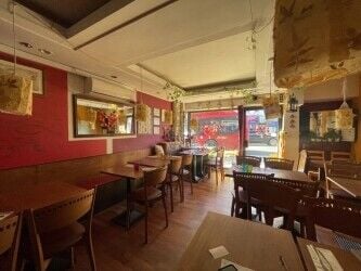 Fully equipped and well established Italian restaurant with one bedroom flat above it