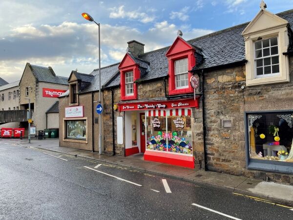 Popular & Well-Equipped Dessert Parlour in Moray Photo 2