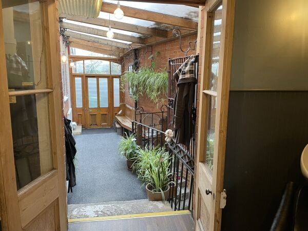 ***REDUCED*** Esteemed Hair & Beauty Salon Located in Somerset for Sale ***REDUCED*** Esteemed Hair & Beauty Salon Located in Somerset for Sale