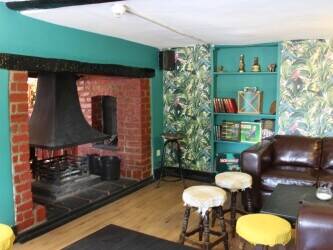 BEDFORDSHIRE/CAMBS BORDER - TWO BED CHARACTER PUB WITH LARGE PLOT Photo 2