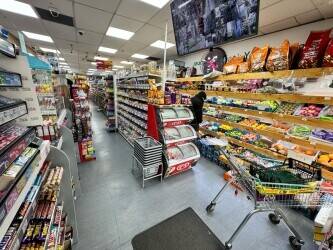 OFF LICENSE IS FOR SALE IN PRIME LOCATION OF HARRINGAY, HUGE POTENTIAL TO INCREASE SALES. Photo 2