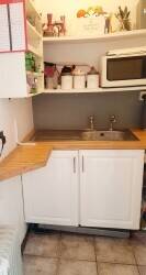Busy salon for sale in dunstable
