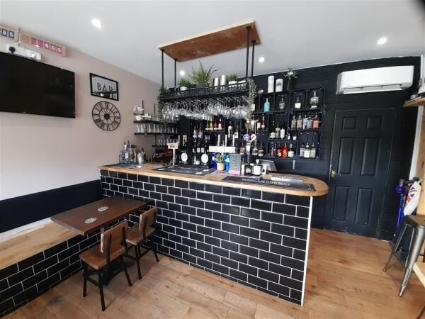 Licenced Trade, Pubs & Clubs For Sale in Chesterfield Licenced Trade, Pubs & Clubs For Sale in Chesterfield
