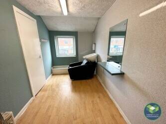 BARBERS/HAIR SALON: WHITEFIELD:BURY Photo 2