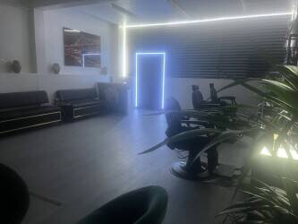 Unisex barber & hair salon is currently available for purchase in Calne Wiltshire Unisex barber & hair salon is currently available for purchase in Calne Wiltshire