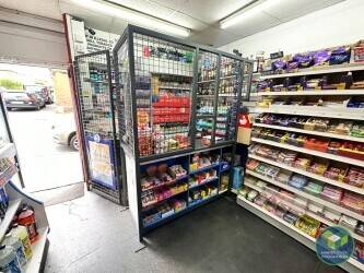 CONVENIENCE STORE:OFF LICENCE:NEWSAGENT: STALYBRIDE Photo 2
