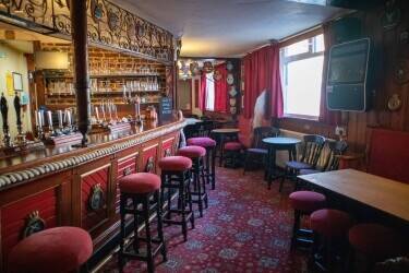 KENT - SUPERBLY PRESENTED HISTORIC PUB Photo 2