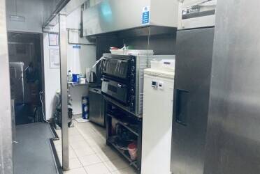 Fully Fitted Fish & Chip Takeaway Shop for Sale in Southgate with Premises Licence Photo 2