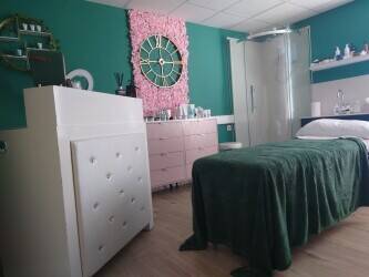 Beauty room for sale in heart of Wrexham town.
