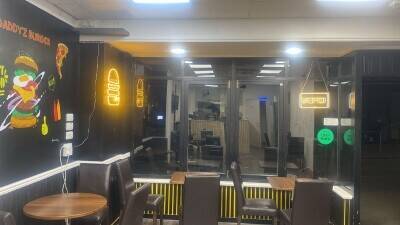 Burger shop & takeaway Burger shop & takeaway
