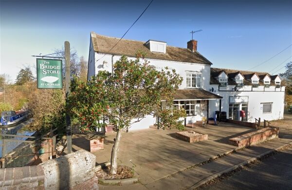 Under Offer: LOCAL CONVENIENCE STORE Photo 2