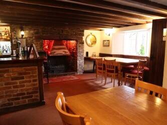 CORNWALL – ESTABLISHED VILLAGE FREEHOUSE WITH LETTING ROOMS ON ATLANTIC HIGHWAY