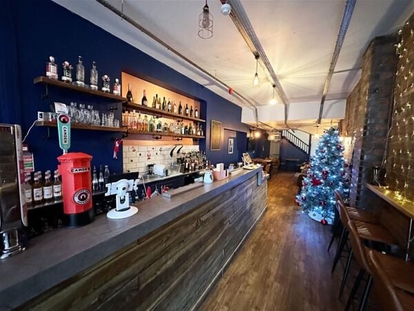 Bar/Restaurant in Glossop Photo 2