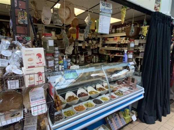 Delicatessens For Sale in Todmorden Photo 2