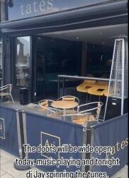 Popular music bar