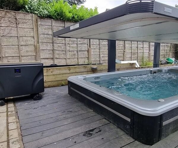 INDEPENDENT HOT TUB/POOL SERVICE AND MAINTENANCE BUSINESS INDEPENDENT HOT TUB/POOL SERVICE AND MAINTENANCE BUSINESS