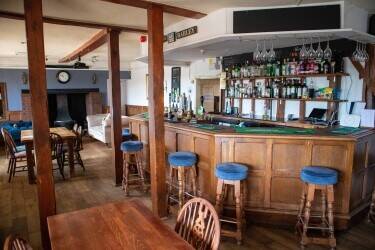 HERTFORDSHIRE - FREE-OF-TIE COUNTRY VILLAGE PUB Photo 2