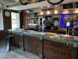 SOMERSET - STYLISH TOWN CENTRE FREEHOUSE