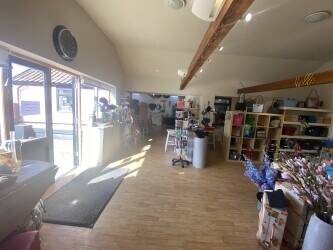 Ladies clothing and accessories shop Ladies clothing and accessories shop