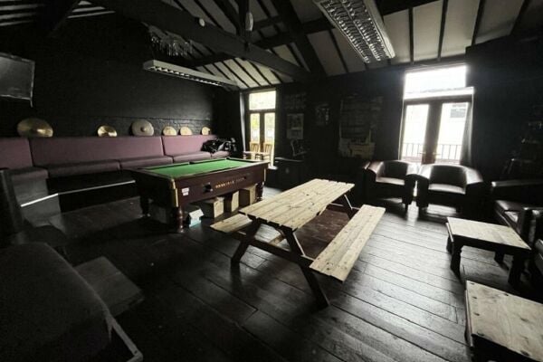 Commercial Property With 4 Flats - Stalybridge Commercial Property With 4 Flats - Stalybridge