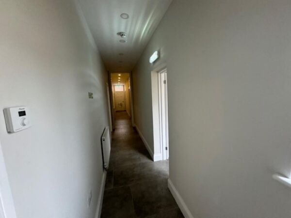 Commercial Premises Located In Wellesbourne For Rent Photo 2